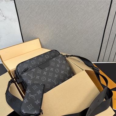 LOUIS VUITTON    2026新款男生時尚包包 尺寸：25*18CM