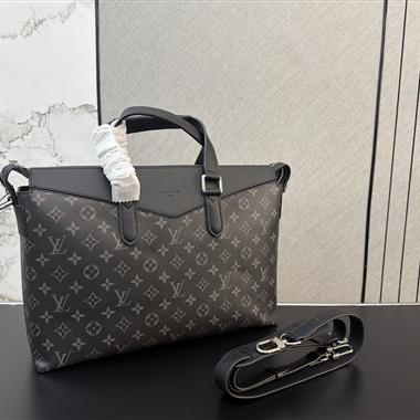 LOUIS VUITTON    2026新款男生時尚包包 尺寸：29*39CM