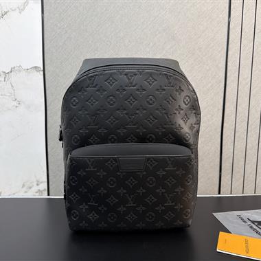 LOUIS VUITTON    2026新款男生時尚包包 尺寸：40*35CM