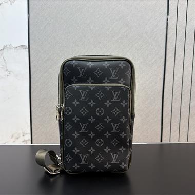 LOUIS VUITTON    2026新款男生時尚包包 尺寸：32*17CM