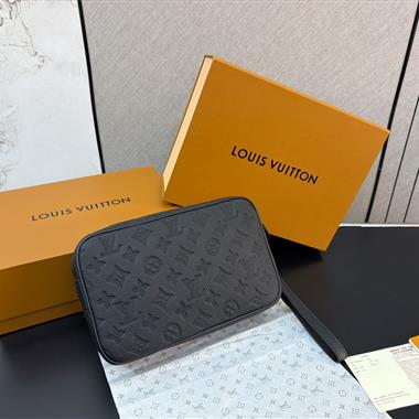 LOUIS VUITTON    2026新款男生時尚包包 尺寸：24*15CM