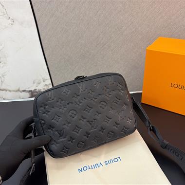 LOUIS VUITTON    2026新款男生時尚包包 尺寸：24*15CM