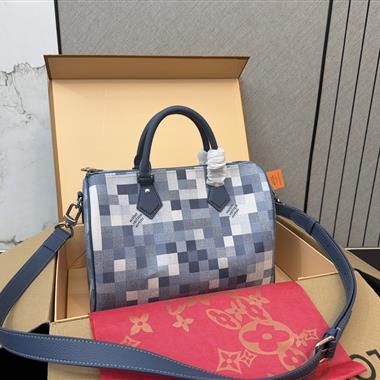 LOUIS VUITTON    2026新款男生時尚包包 尺寸：30CM