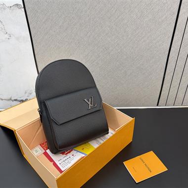 LOUIS VUITTON    2026新款男生時尚包包 尺寸：30*20CM