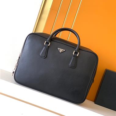 PRADA   2026新款男生時尚包包 尺寸：41x29x125CM