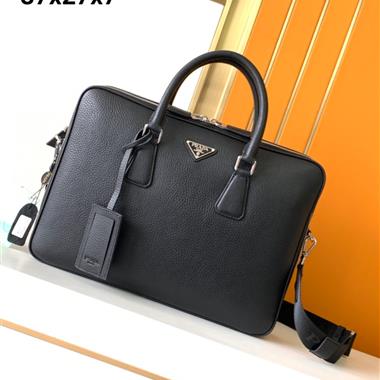 PRADA   2026新款男生時尚包包 尺寸：37x7x27CM