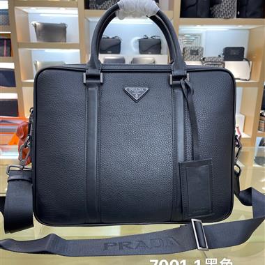 PRADA   2026新款男生時尚包包 尺寸：37x28x6CM
