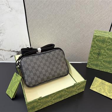 GUCCI   2026新款男生時尚包包  尺寸：22 x 14CM