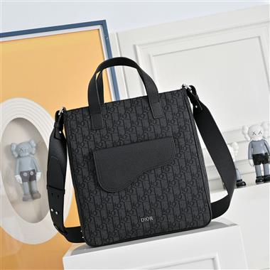 DIOR   2026新款男生時尚包包   尺寸：30CM