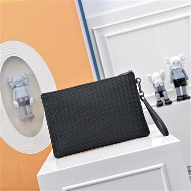 BOTTEGA VENETA   2026新款男生時尚包包   尺寸：33x1x23CM