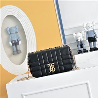 BURBERRY  2026新款女生時尚包包   尺寸：19CM