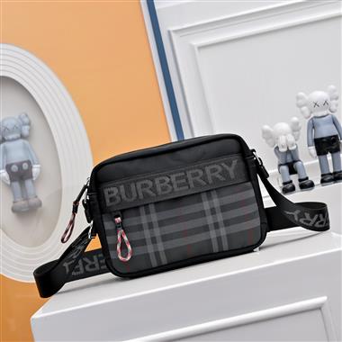 BURBERRY    2026新款男生時尚包包   尺寸：23*6*15CM