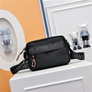 BURBERRY    2026新款男生時尚包包   尺寸：23*6*15CM