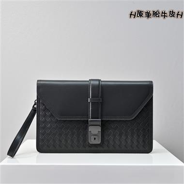 BOTTEGA VENETA  2026新款男生時尚包包   尺寸：29-18CM