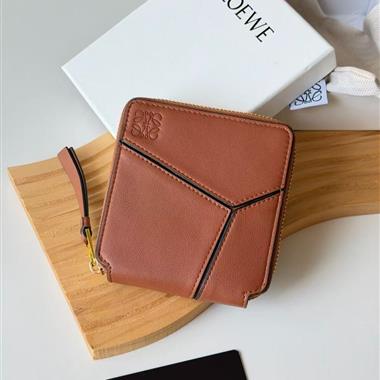 LOEWE  2026新款時尚包包 尺寸：11*10CM