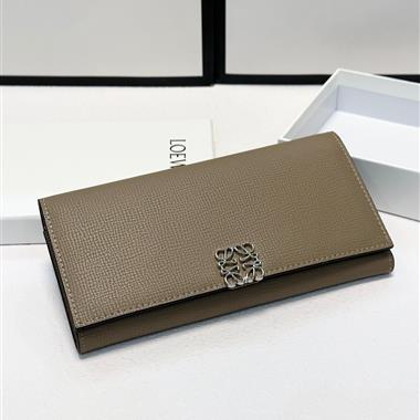 LOEWE  2026新款時尚包包 尺寸：19*10CM