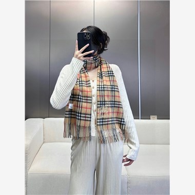 BURBERRY  2026秋冬新款時尚圍巾  尺寸：192-32