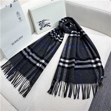 BURBERRY  2026秋冬新款時尚圍巾  尺寸：200-52