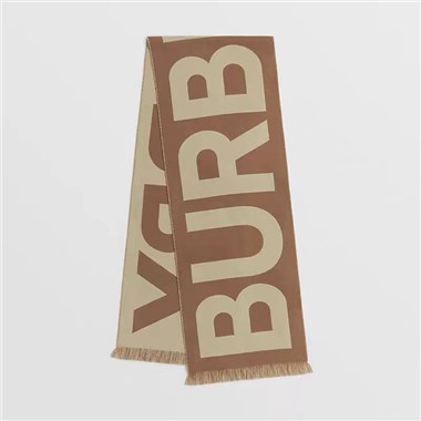 BURBERRY  2026秋冬新款時尚圍巾  尺寸：188-33