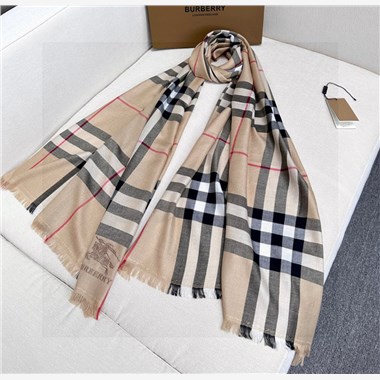 BURBERRY  2026秋冬新款時尚圍巾  尺寸：200-80