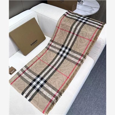 BURBERRY  2026秋冬新款時尚圍巾  尺寸：220-70
