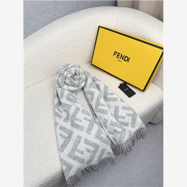 FENDI   2026秋冬新款時尚圍巾   尺寸：200-50