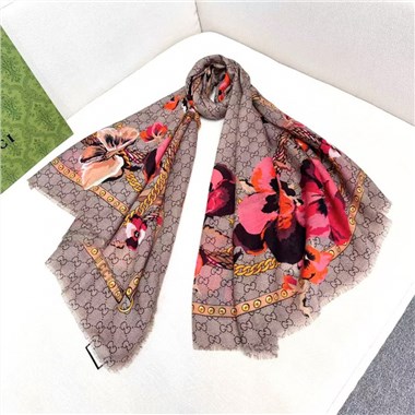 GUCCI   2026秋冬新款時尚圍巾   尺寸：140-140