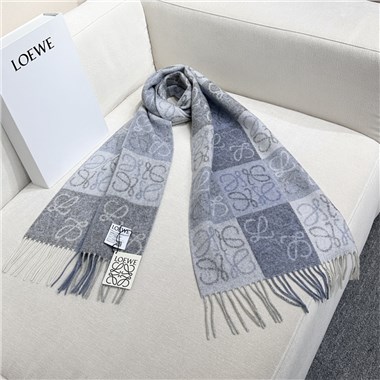 LOEWE  2026秋冬新款時尚圍巾   尺寸：180-40