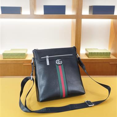 GUCCI   2026新款男生時尚包包 尺寸：25x26x5CM
