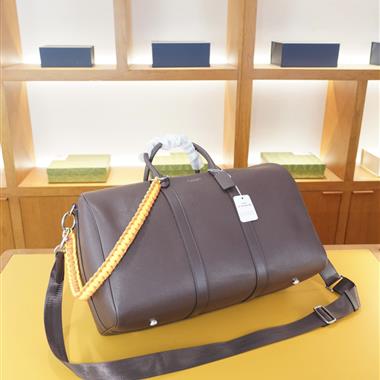 COACH    2026新款男生時尚包包 尺寸：45x27x20CM