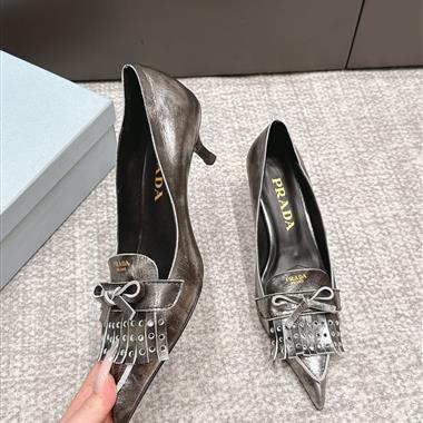PRADA  2026新款女生休閒時尚鞋子