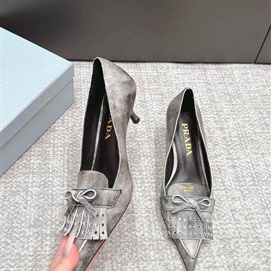 PRADA  2026新款女生休閒時尚鞋子