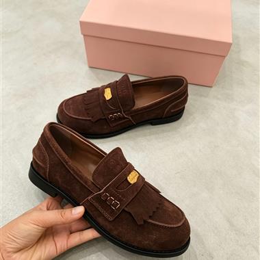 MIUMIU  2026新款女生休閒時尚鞋子